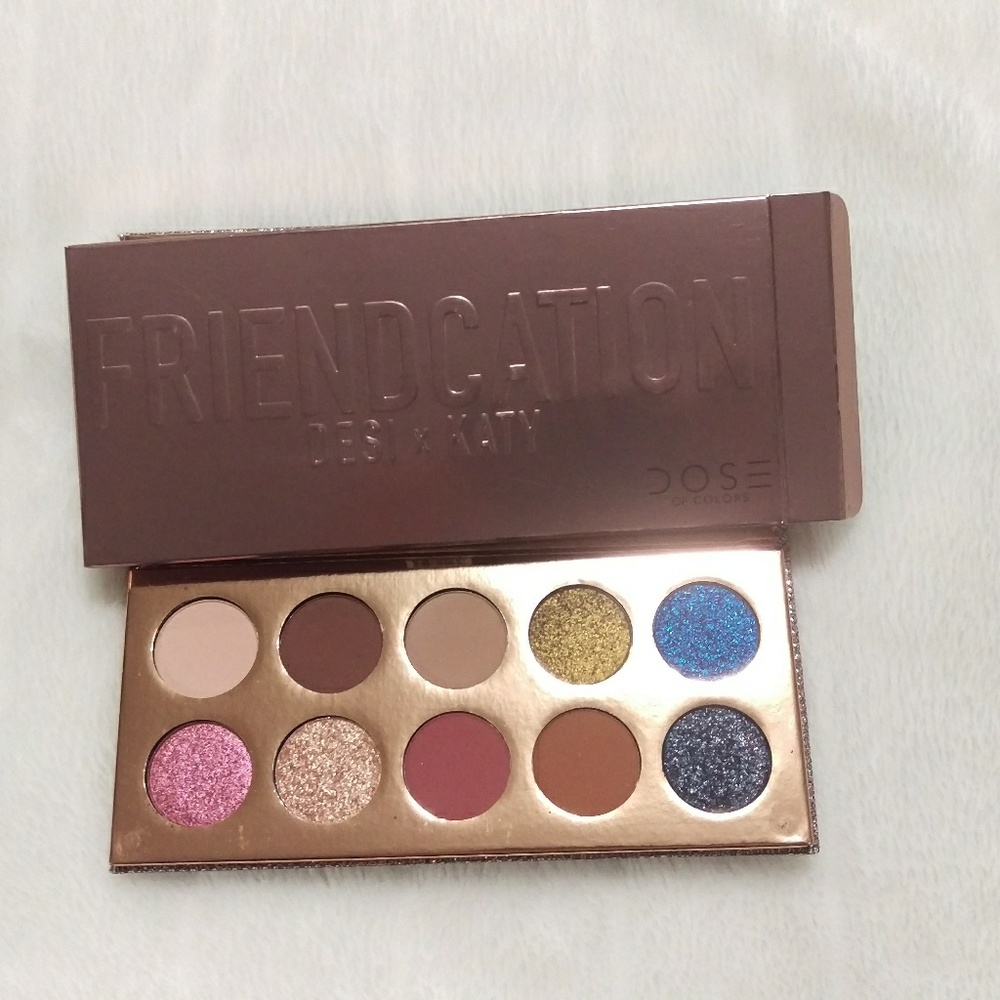 DOSE OF COLORS FRIENDCATION PALETTE - Picture 2 of 3